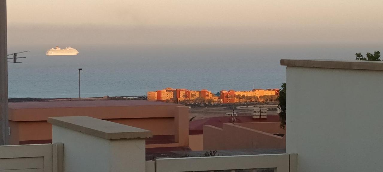 Beautiful, Spacious Villa, Heated Pool, Sleeps Eight, With Quality Furnishings Caleta De Fuste Esterno foto